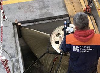 Atlantic Propulsion Service, entreprise spécialisée en propulsion marine située à St-Brévin (44 - FRANCE), se charge de la maintenance et réparation des hélices, propulseurs d'étrave...