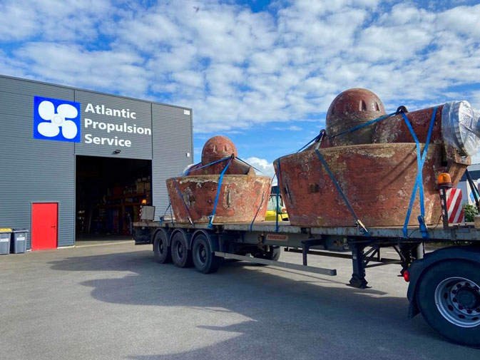 Atlantic Propulsion Service, entreprise spécialisée en propulsion marine située à St-Brévin (44 - FRANCE), se charge de la maintenance et réparation des hélices, propulseurs d'étrave...